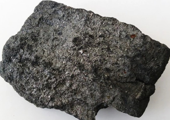 Carbon cố định cao Than cốc cứng Khoáng chất Tro thấp Lưu huỳnh thấp Độ xốp lớn