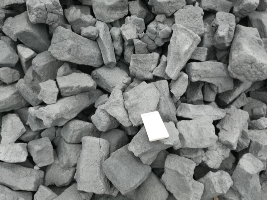 Tro lưu huỳnh thấp 8% Khoáng sản than cốc cứng 7400kj/Kg Giá trị năng lượng Độ xốp nhỏ