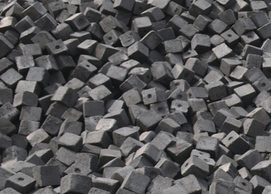 Độ bền chống nghiền cao Coke tro thấp, nguyên liệu than cốc hình khối