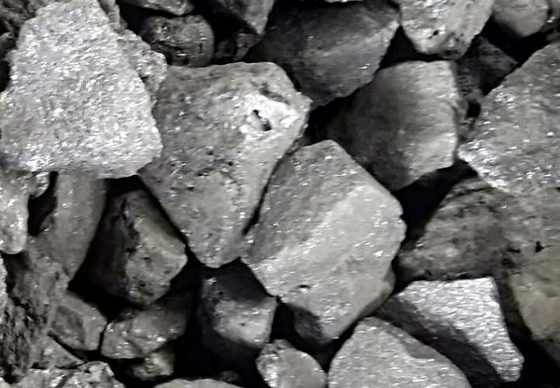 Màu xám Vật liệu làm thép hợp kim kim loại silicon có hàm lượng carbon cao với Si 60%